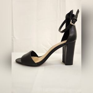 Vince Camuto Black Block Heel Ankle Strap Sandals Size 6.5